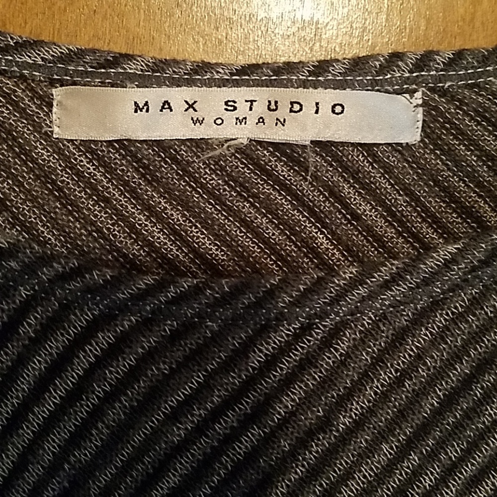 Max Studio Top - Picture 2 of 2